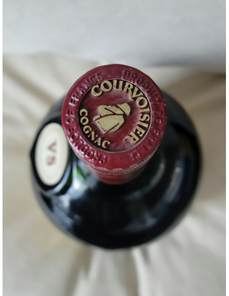 Courvoisier Tres Special VS Cognac 09