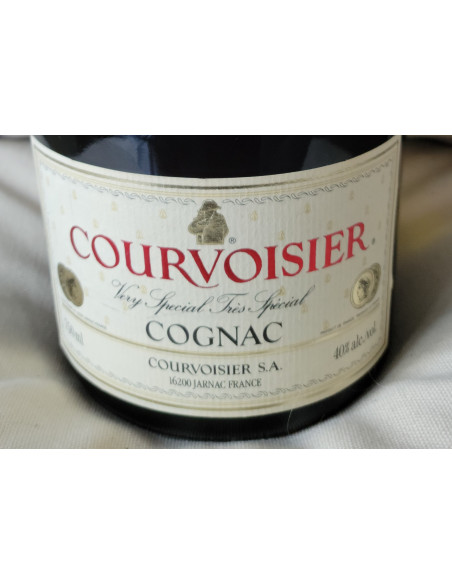 Courvoisier Tres Special VS Cognac 012