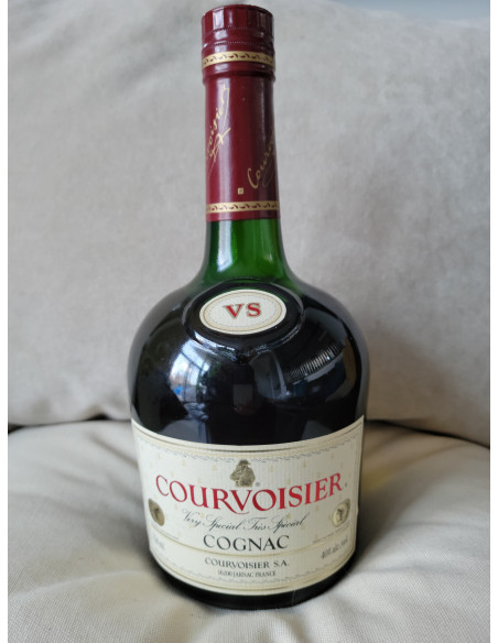 Courvoisier Tres Special VS Cognac 013