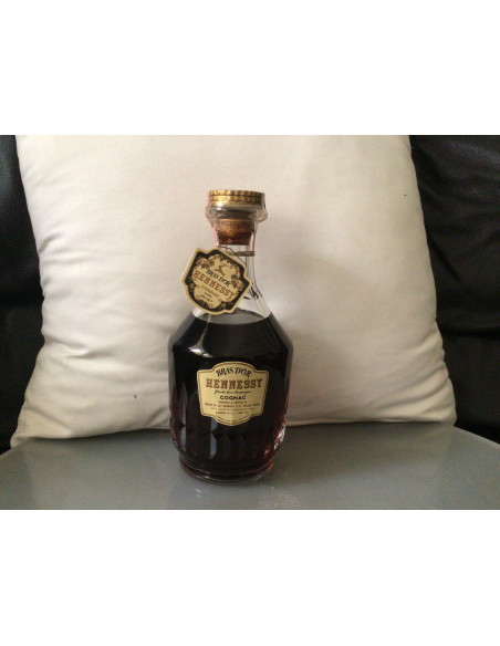 Hennessy Bras d’Or Cognac in Baccarat Decanter 016