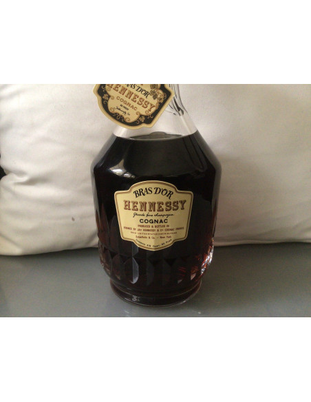 Hennessy Bras d’Or Cognac in Baccarat Decanter 013