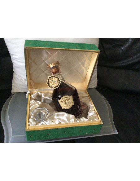 Hennessy Bras d’Or Cognac in Baccarat Decanter 015