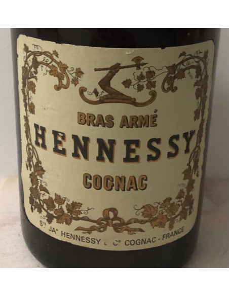 Hennessy Bras Armé Cognac 1970s 010