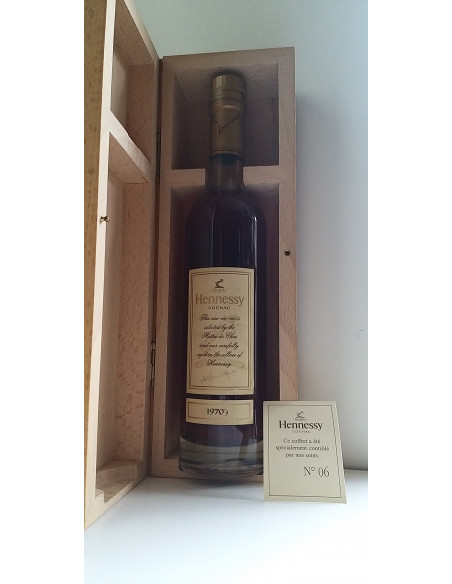 Hennessy Cognac 1970’s, 350ml + box 014