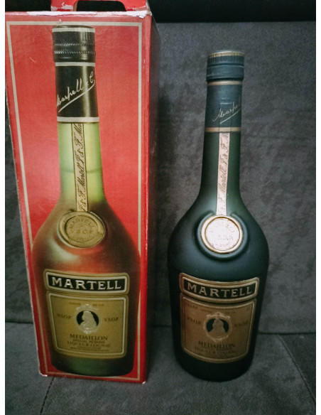 Martell Cognac Medallion Special Reserve Liqueur Cognac 1980s 011