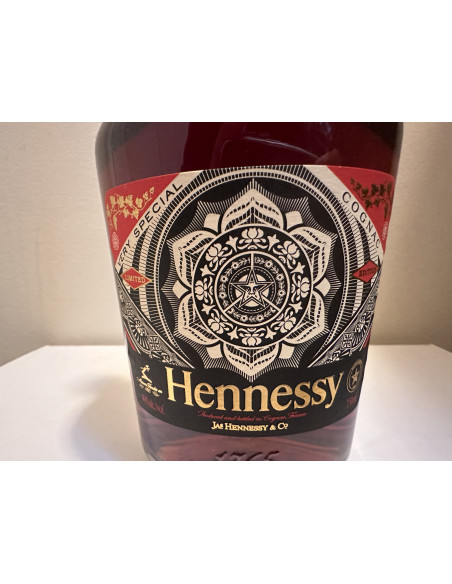 Hennessy Cognac VS Shepard Fairey Limited Edition OBEY 010