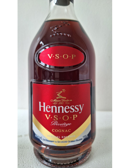 Hennessy Cognac VSOP Privilege Special Edition Honoring All Who Served 012