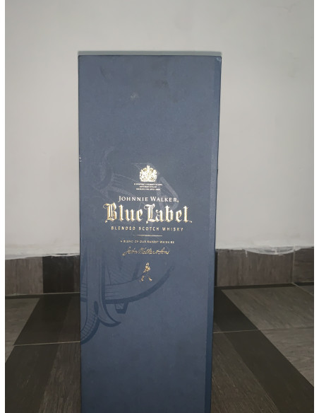 Johnnie Walker Blue Label Whisky 012