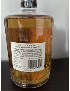 Suntory Hibiki Japanese Harmony Whisky 02