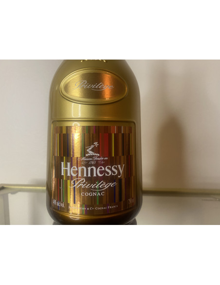 Hennessy VSOP Privilege Cognac 011