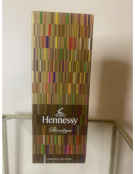 Hennessy VSOP Privilege Cognac 012