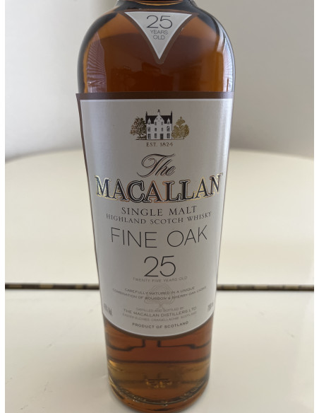 The Macallan Whisky 25 Year Old Fine Oak 011
