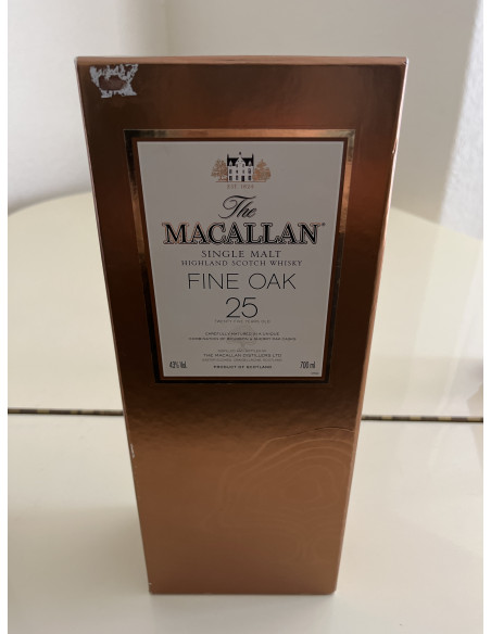 The Macallan Whisky 25 Year Old Fine Oak 012