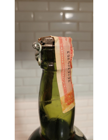 James Buchanan Black and White 8 Year Old Fine Blended | cabinet7