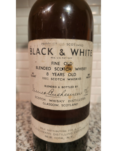 James Buchanan Black and White 8 Year Old Fine Blended | cabinet7