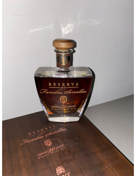 Don Q Rum Reserva De La Familia Serralles 150th Anniversary Edition 20 Year Old Rum 010