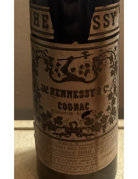 Hennessy Cognac 3 star  *** 010