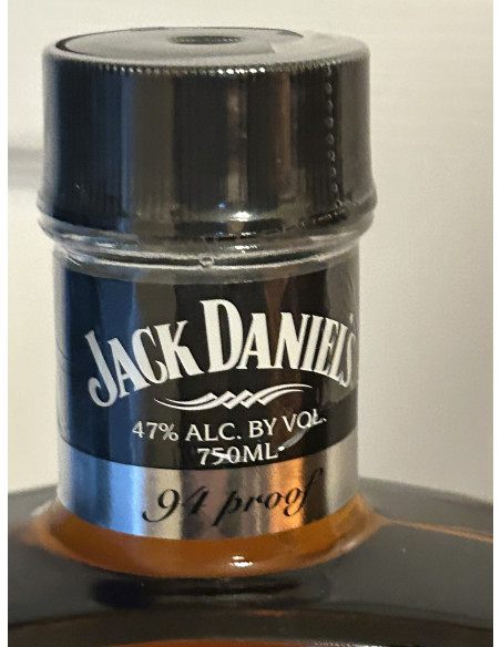 Jack Daniels Whisky Monogram (signed!) 010