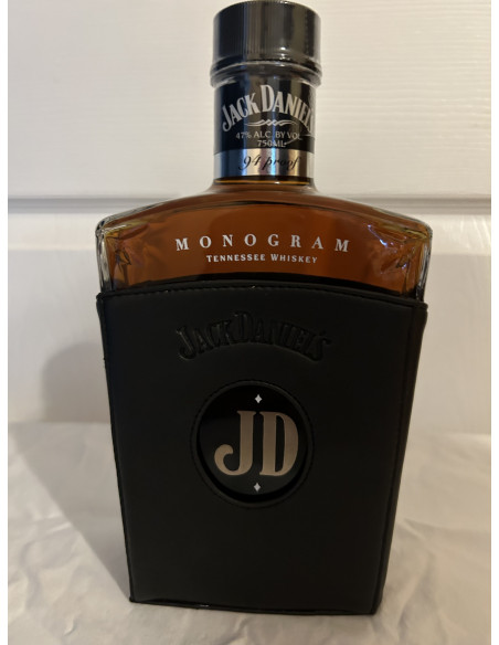 Jack Daniels Whisky Monogram (signed!) 012