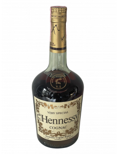 Hennessy Cognac Very Special Quart 01