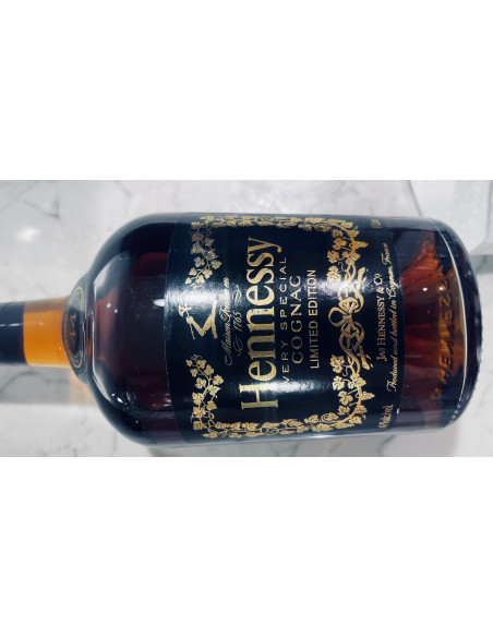 Hennessy Cognac Very Special Limited Edition in honor of the 44th President 011