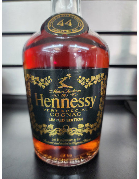 Hennessy Cognac Very Special in Honor of the 44th President 010
