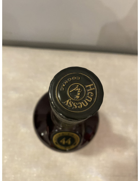 Hennessy Cognac VS Limited Edition in Honor of the 44th President 010
