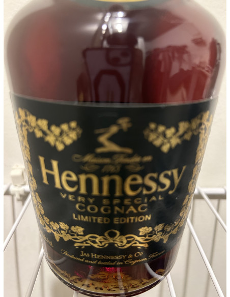 Hennessy Cognac VS Limited Edition in honor of 44th President 010
