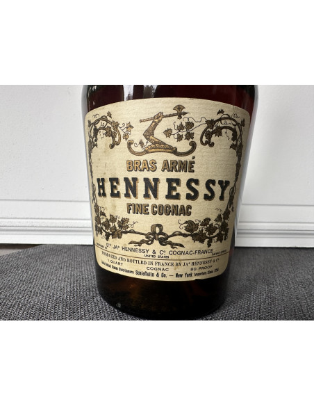 Hennessy Cognac Bras Armé 010