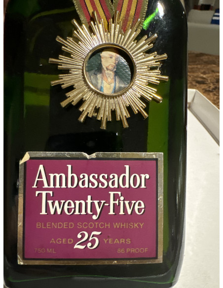 Taylor & Ferguson Ambassador 25 Years Blended Scotch Whisky 010