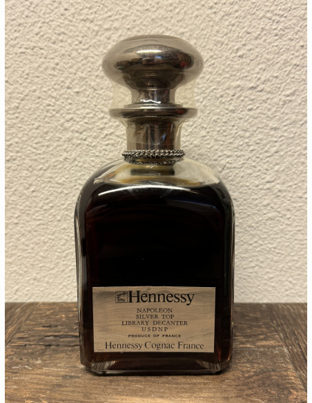 Hennessy Cognac Napoleon Silver Top Library Decanter Set 2 glass 09