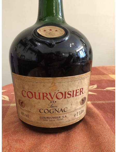 Courvoisier Cognac Luxe 3 star 010