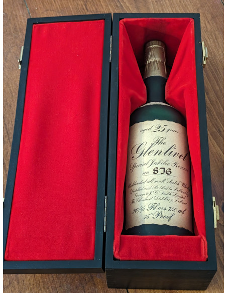 The Glenlivet Distillerie 25 Year Old Special Jubilee Reserve Whisky with Original Box 014