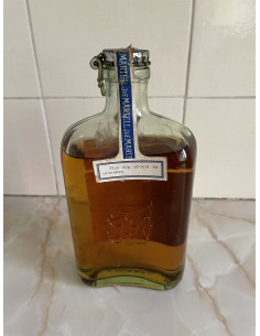 Martell Cognac Very old pale 3 star Flask 02