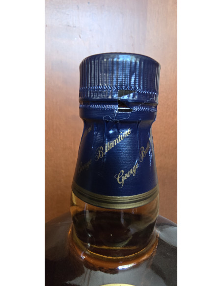 Ballantine's 12 Year Old Gold Seal Whisky 08
