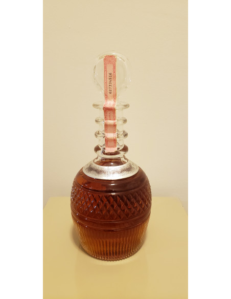 Seagram's 1776 Whisky in Tiffany Decanter 08