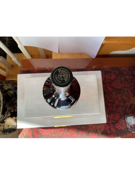 Hennessy Very Special Cognac Limited Edition in honor of the 44th President 010