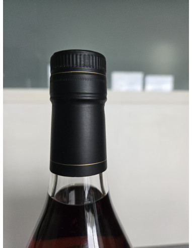 Pappy Van Winkle Family Reserve 15 Years Old Whiskey cabinet7