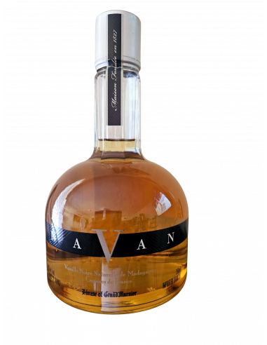 House of Grand Marnier Navan Madagascar Black Vanilla 01