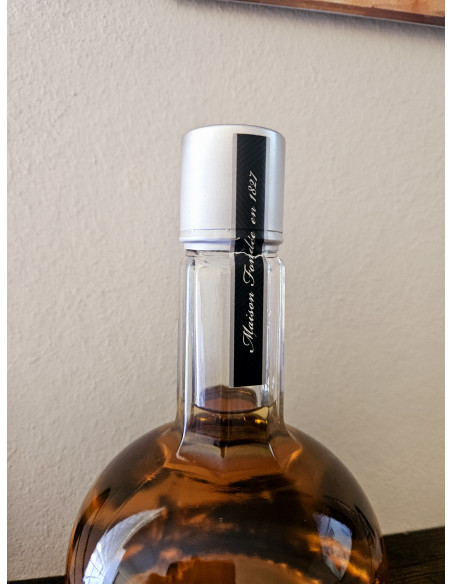 House of Grand Marnier Navan Madagascar Black Vanilla 08