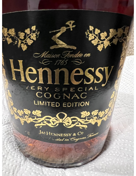 Hennessy Cognac Limited VS edition in Honor of the 44th president 011