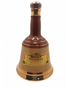 Bell's Wade Old Scotch Whisky Ceramic Decanter 01