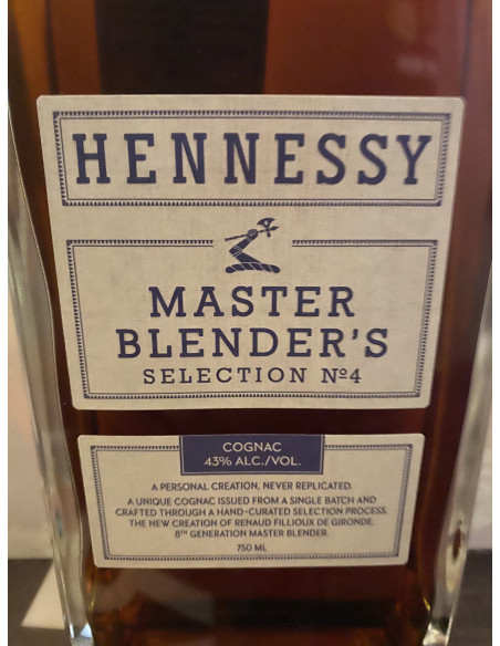 Hennessy Cognac Master Blender's N°4 010