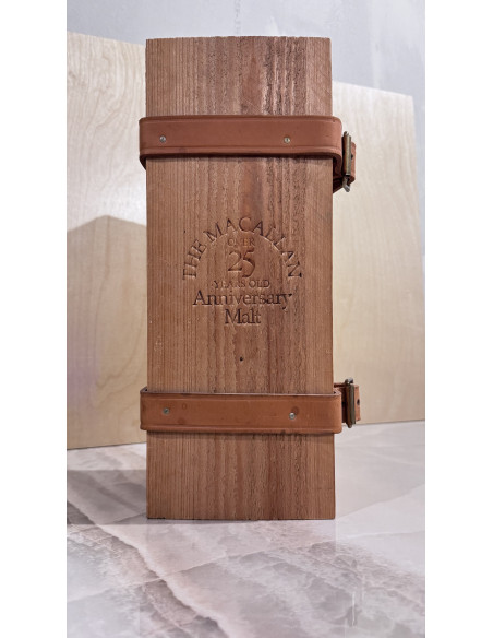 The Macallan Whisky 25 Years Old Anniversary Malt 013
