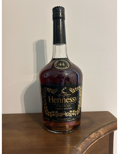 Hennessy Cognac VS Limited Edition in honor of the 44th President 01