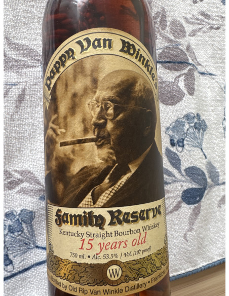 Pappy Van Winkle's 15 years old Kentucky Straight Bourbon Whiskey 010