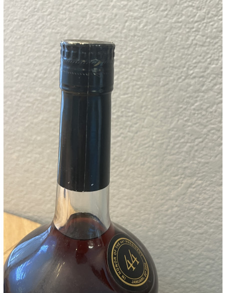 Hennessy Cognac Very Special Limited Edition in Honor of the 44th President 08