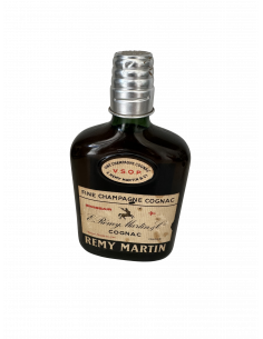 Remy Martin Cognac VSOP Flask 01