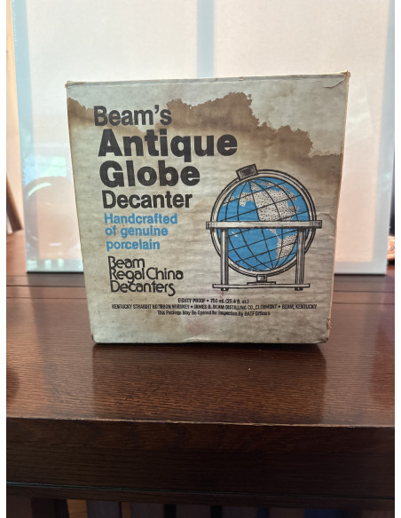 Jim Beam  100 Month Old Globe Decanter Bottled 1980s 012