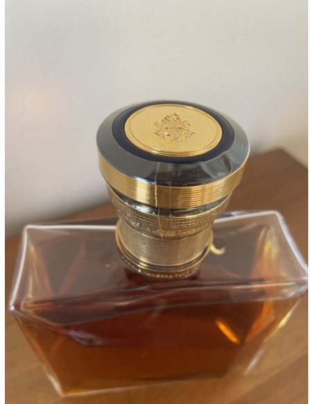 Johnnie Walker  The John Walker blended scotch whisky Baccarat Crystal Decanter Batch 17 010